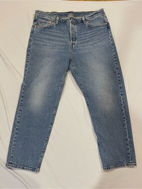 Levi's 501 Original Fit Straight Leg Plus Jeans 16W Women Med. Wash, Irregular